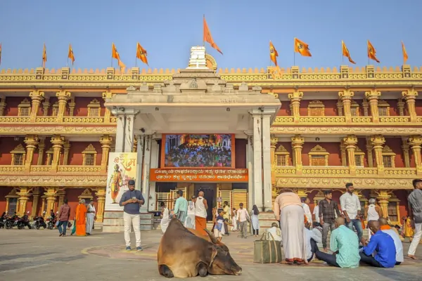 Hyderabad to Mantralayam cab service